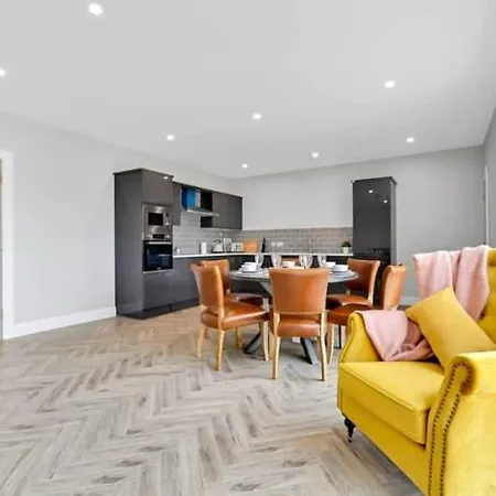 Bayview Luxury 3 Bedroom First Floor Downings