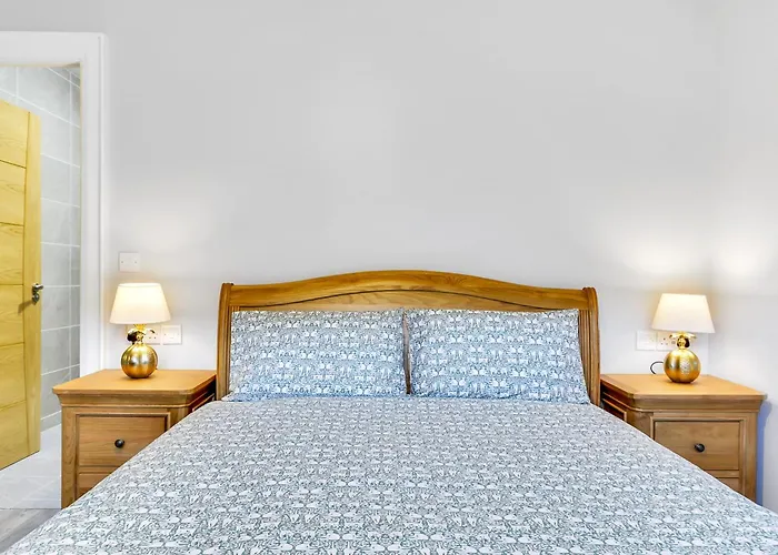 Bayview 3-bedroom Sea View Downings